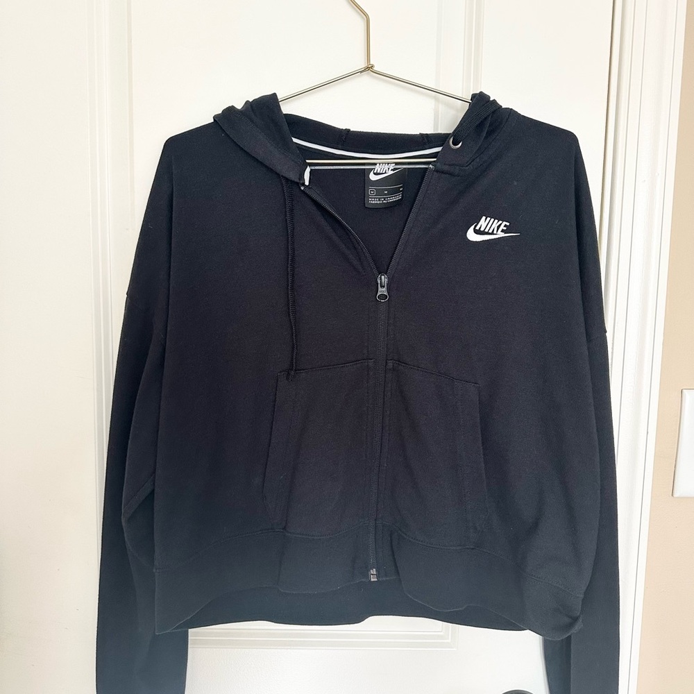 Nike Women's Cropped Black Zipup Medium